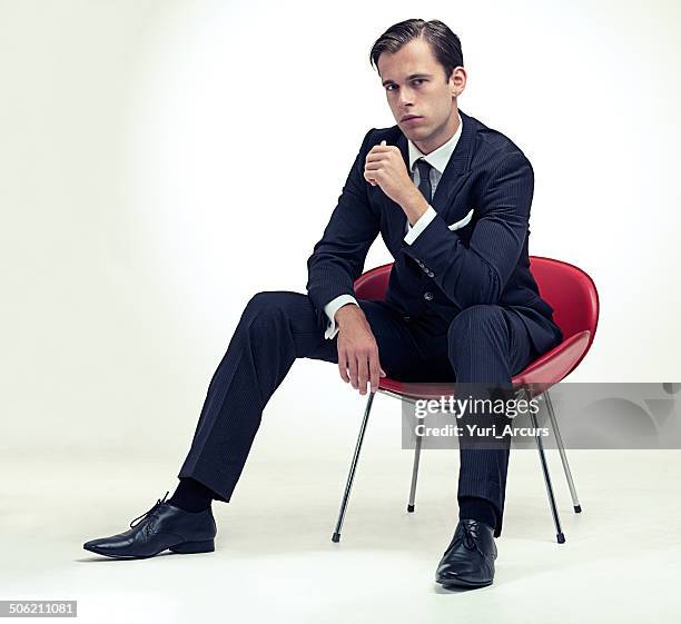 椅子に座る 男性 フリー (288 無料画像)